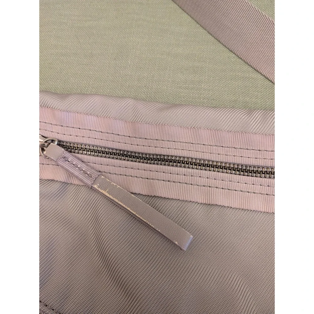 Lululemon‎ Everywhere Belt Bag Small Crossbody Messenger Bag Grey Nylon